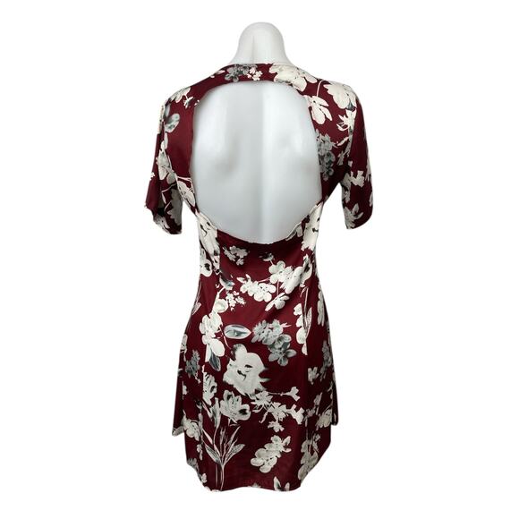Missguided Red Floral Satin V-Neck Open Back Short Sleeve Mini Shirt Dress Sz 10 - Picture 2 of 4
